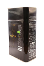 Carica l'immagine nel visualizzatore di Gallery, Olio EVO - Olio EVO BIOLOGICO CERTIFICATO - VELTUN - 3LT - NUOVO RACCOLTO 2023 - ACQUISTANDO QUESTA CONFEZIONE SOSTIENI IL RECUPERO DEGLI OLIVETI ABBANDONATI! CONFEZIONATO IN BANDA STAGNATA